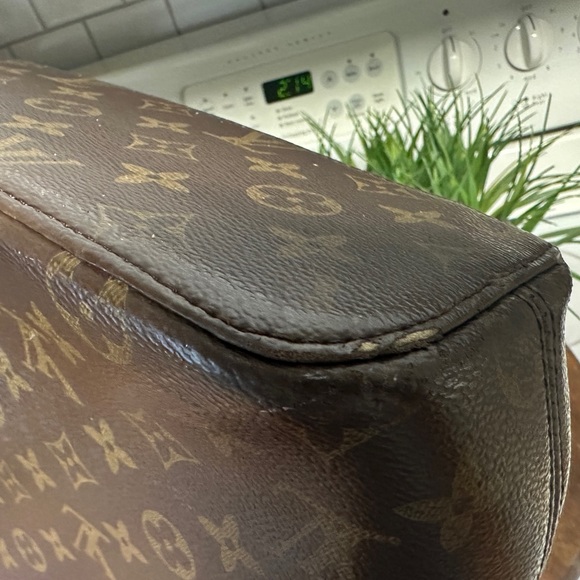 Louis Vuitton Paris France - Picture 8 of 9